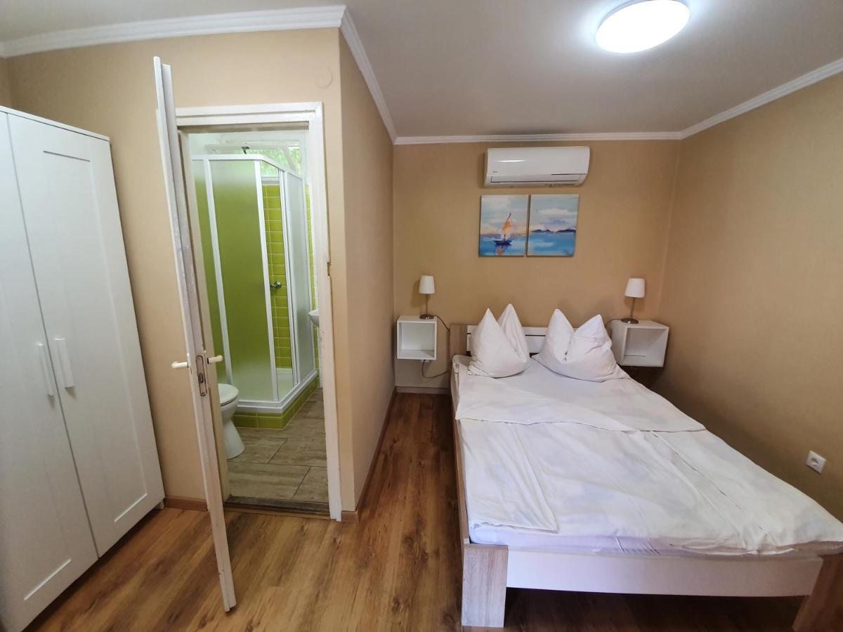 Muskatlis Haz Apartment Balatonlelle Exterior foto