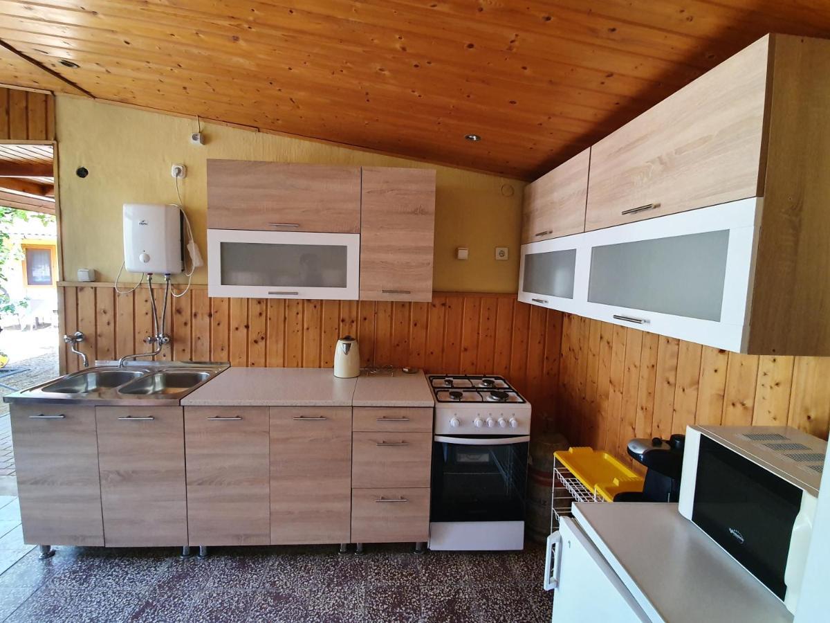 Muskatlis Haz Apartment Balatonlelle Exterior foto