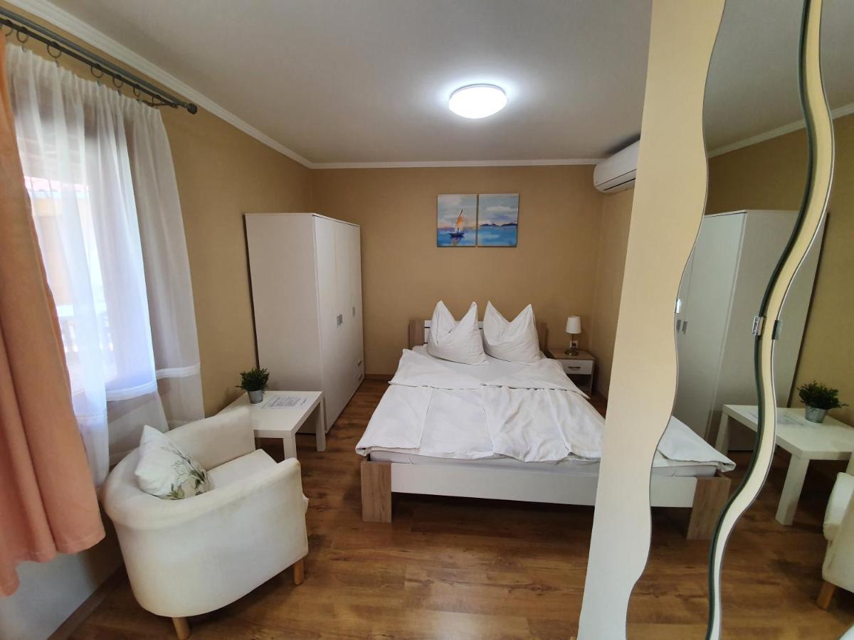 Muskatlis Haz Apartment Balatonlelle Exterior foto