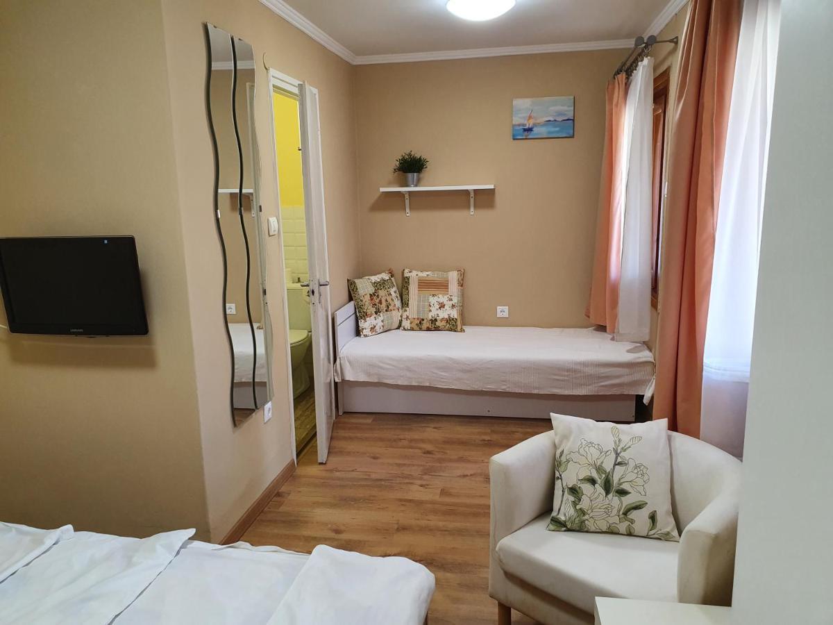 Muskatlis Haz Apartment Balatonlelle Exterior foto