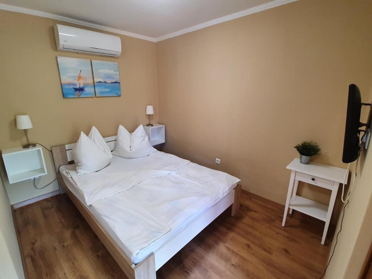 Muskatlis Haz Apartment Balatonlelle Exterior foto