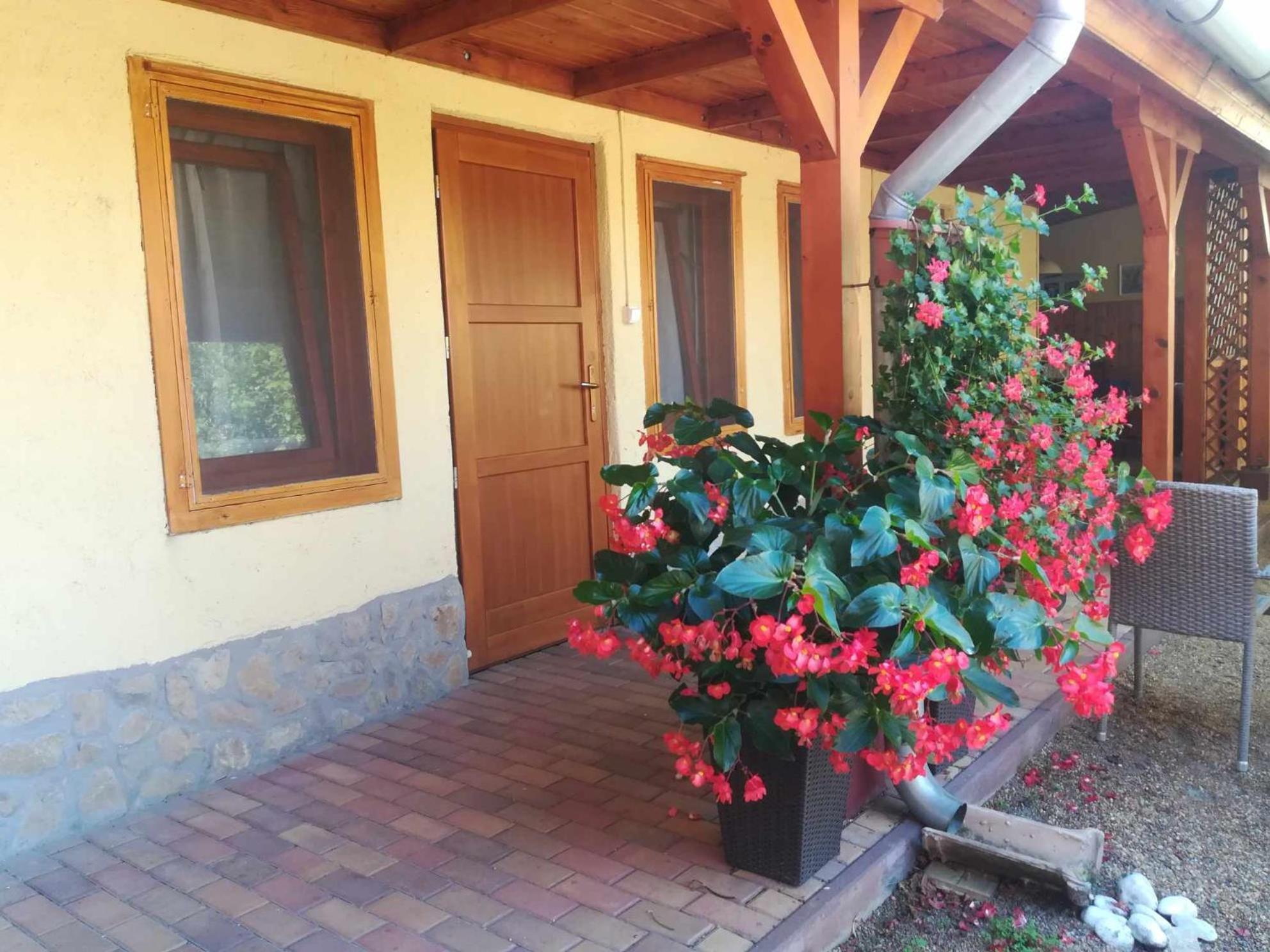 Muskatlis Haz Apartment Balatonlelle Exterior foto