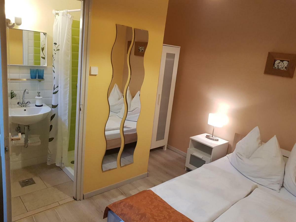 Muskatlis Haz Apartment Balatonlelle Exterior foto